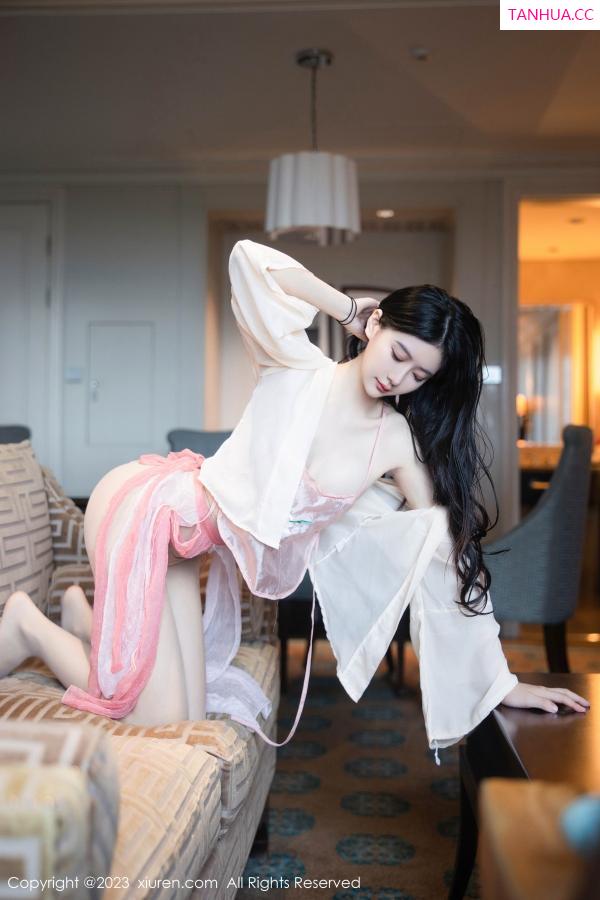   [XiuRen]高清写真图 2023.08.25 No.7290 幼幼 古装美腿第29张图片